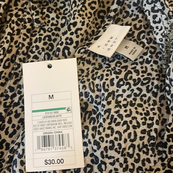 A New Day women dress medium 8 10 mini long sleeve vneck vback tan black leopard - Picture 9 of 12
